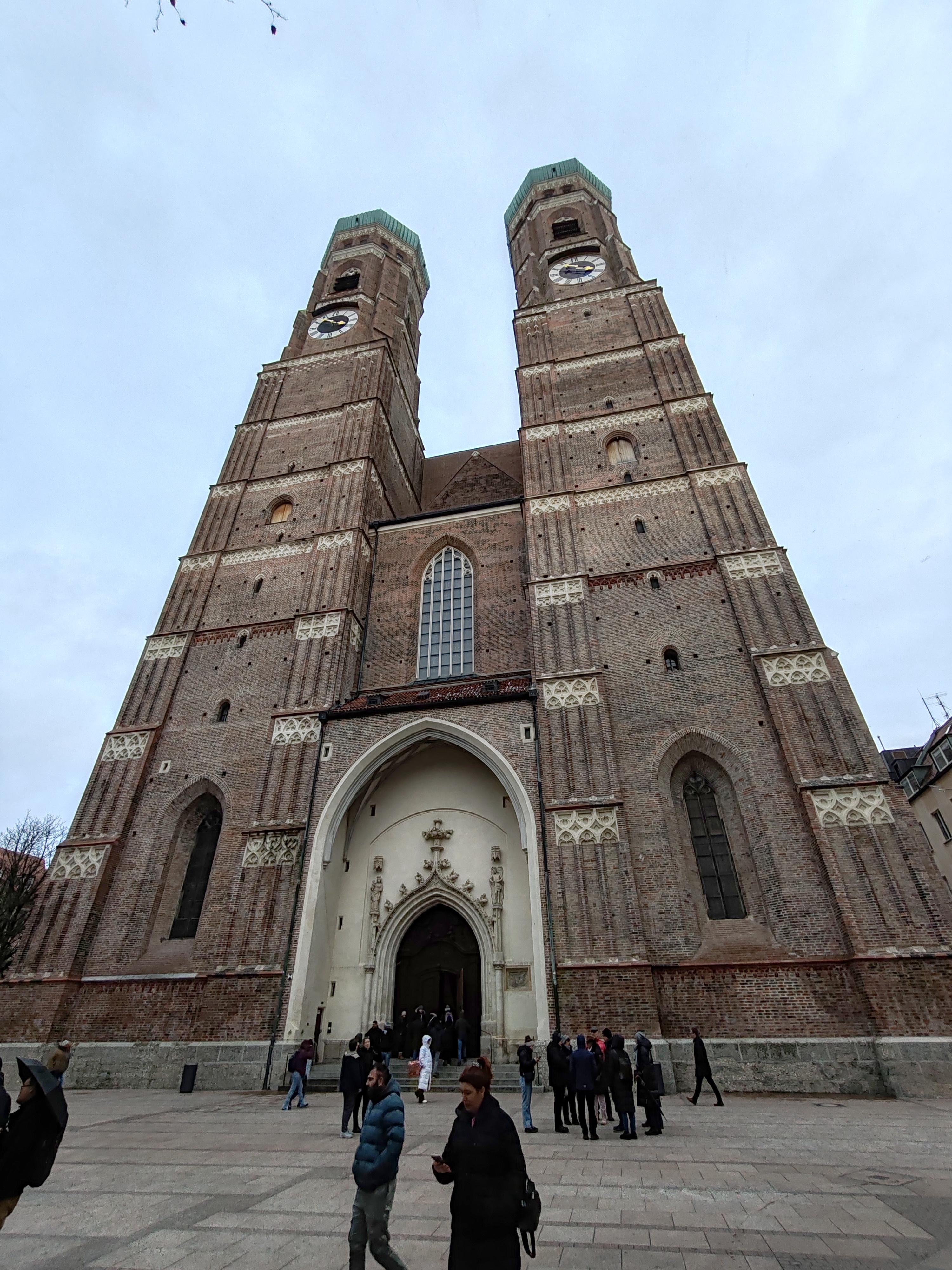 Munich Cathedral ( OC )