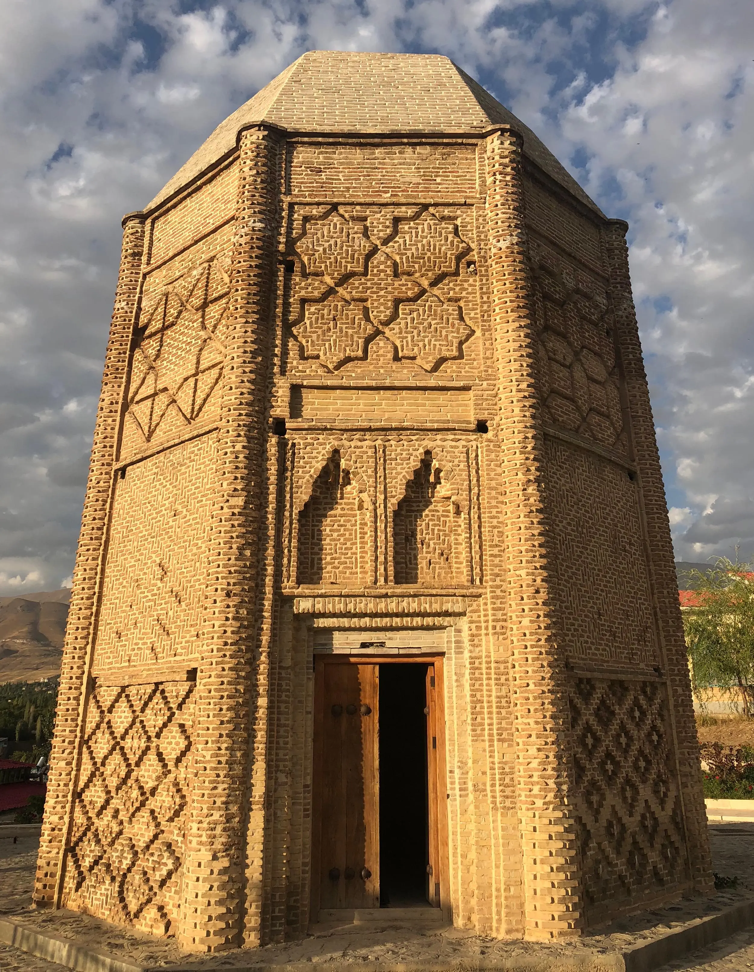 Tomb of Sheikh Shebeli, a Sufi mystic. Iran, Samanid Empire, 12th century AD [2500x3222]