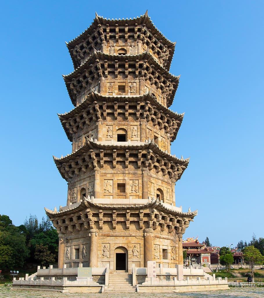 Liusheng Tower, originally a navigational beacon. Fujian, China, 12th-14th century [909x1028]